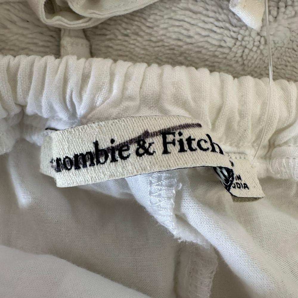 Abercrombie & Fitch White Garment - Picture 5 of 6